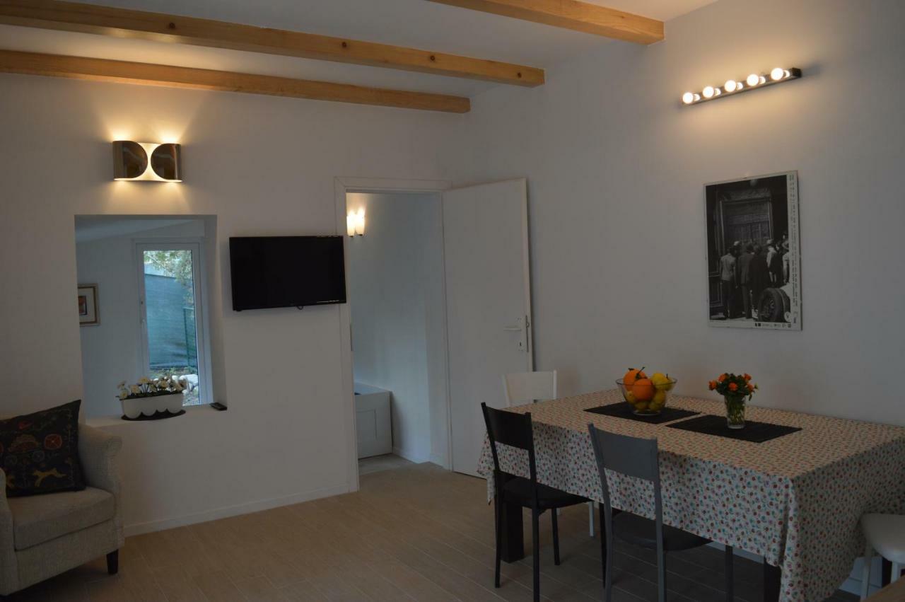 Apartment Kucica Kutcitsa - Small House With Free Parking Zagreb